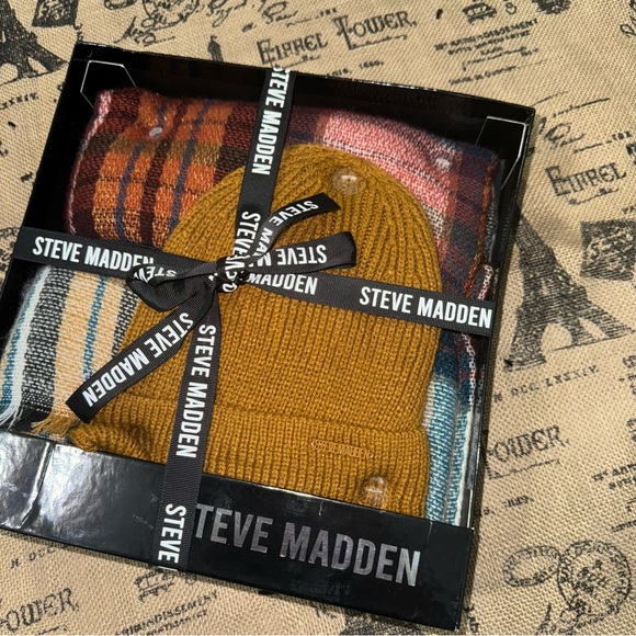 Steve Madden NWB! Mustard Yellow Hat Plaid Multicolor Scarf Box Gift Set - Picture 3 of 11